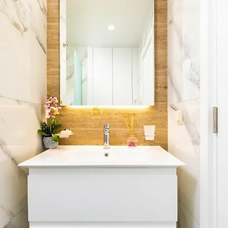 Urban Lux Center Of By Flat Mаnager * 플로브디프